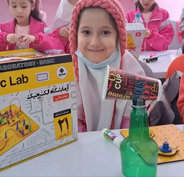 هیچ جعبه‌ای کارخانه‌ی نوآوری کارنا را ترک نمی‌کند مگر اینکه با یک «وااای، فوق‌العاده‌ست!» از طرف بچه‌ها همراه باشد.